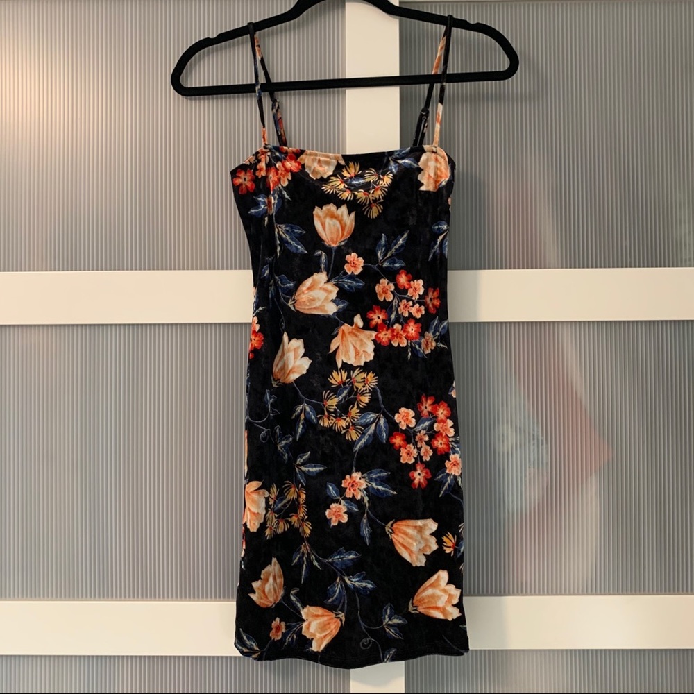 NWT Velvet floral bodycon dress